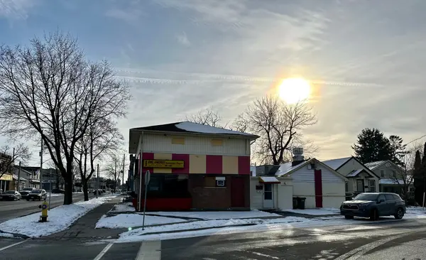 99 Lake ST, St. Catharines, ON L2R 5X5
