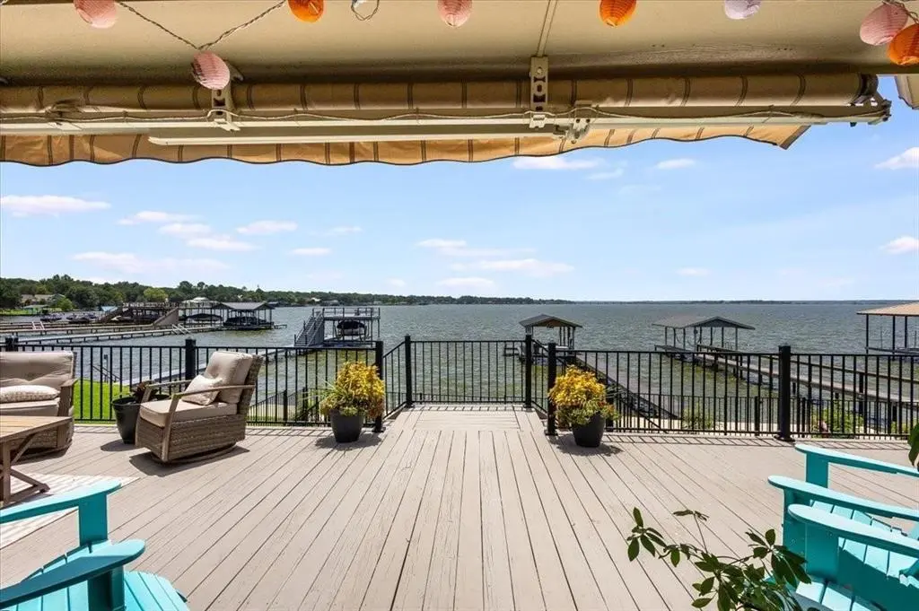 219 Admiral Drive, Gun Barrel City, TX 75156