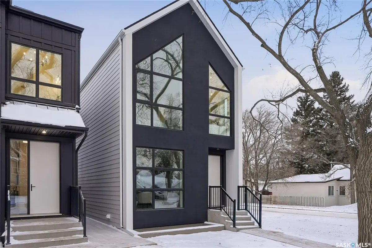 1139 13th STREET E, Saskatoon, SK S7H 0B8