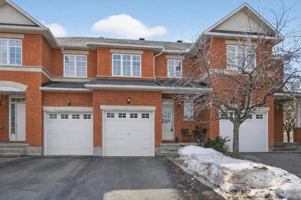 304 Goldridge DR, Kanata, ON K2T 1L1