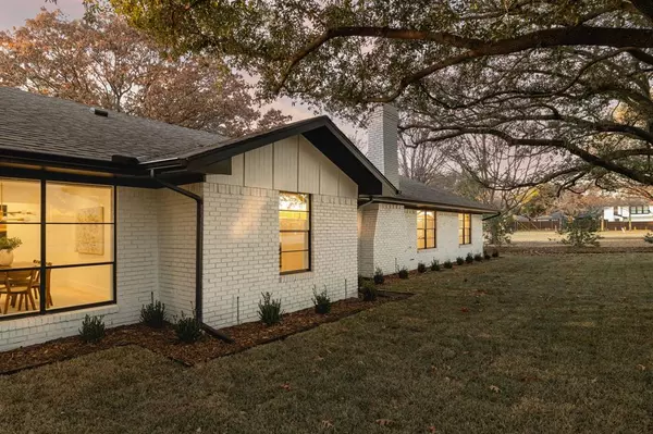 Dallas, TX 75244,12151 Crestline Avenue