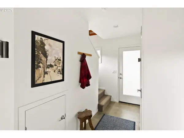 1242 N MORGAN ST, Portland, OR 97217