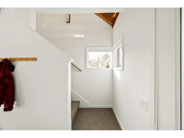 1242 N MORGAN ST, Portland, OR 97217