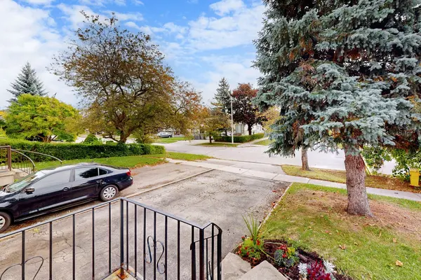 34 Yucatan RD, Toronto C15, ON M2H 2K8