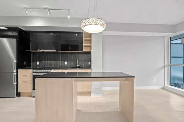 31 Tippett RD #341, Toronto C06, ON M3H 0C8