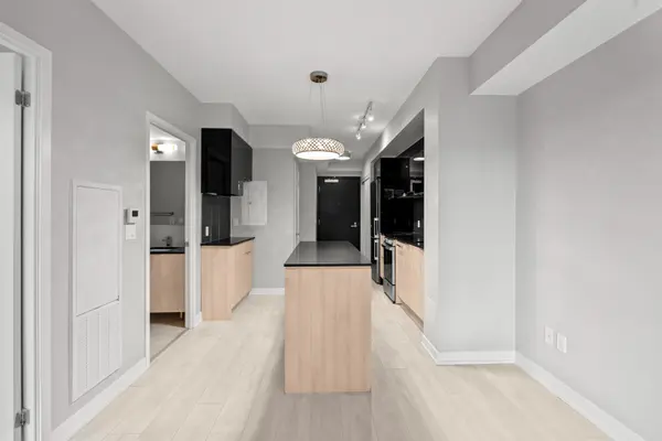 31 Tippett RD #341, Toronto C06, ON M3H 0C8