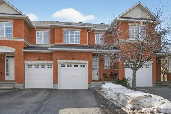 304 Goldridge DR,  Kanata,  ON K2T 1L1