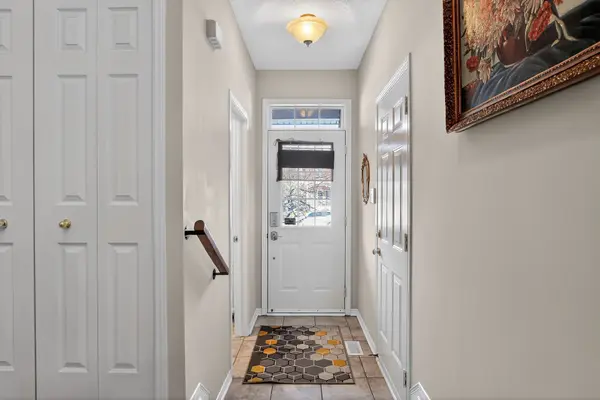 304 Goldridge DR, Kanata, ON K2T 1L1