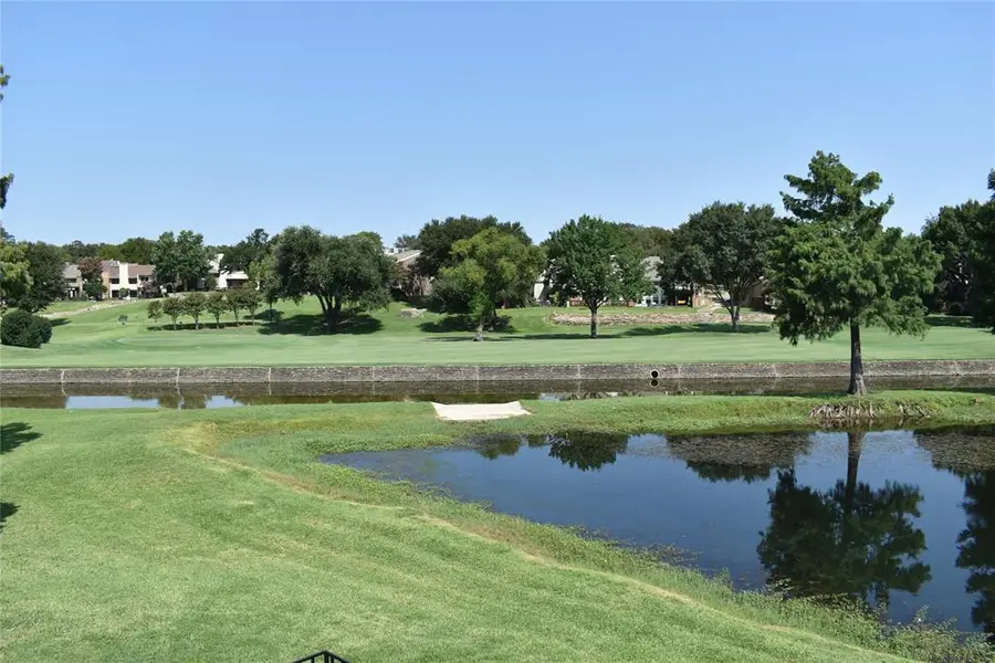 1827 Lakecrest Circle, Carrollton, TX 75006