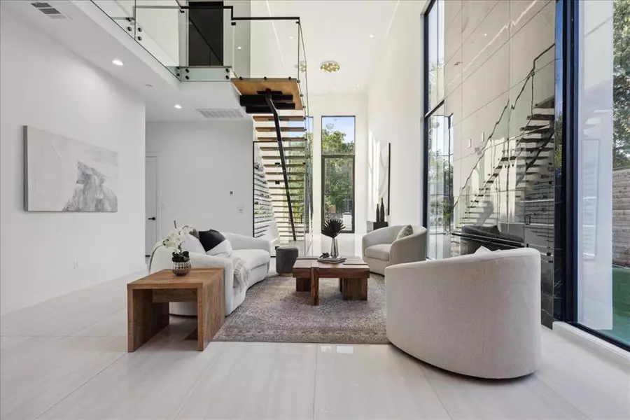 3828 Eaton Drive, Dallas, TX 75220