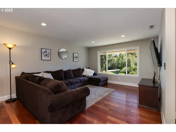 56503 CREST DR, Warren, OR 97053