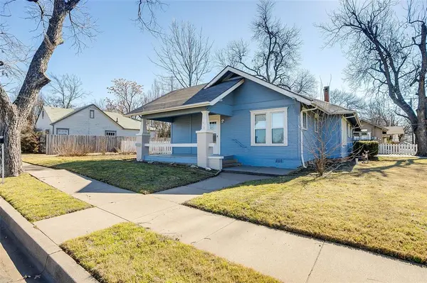 911 W Chambers Street, Cleburne, TX 76033