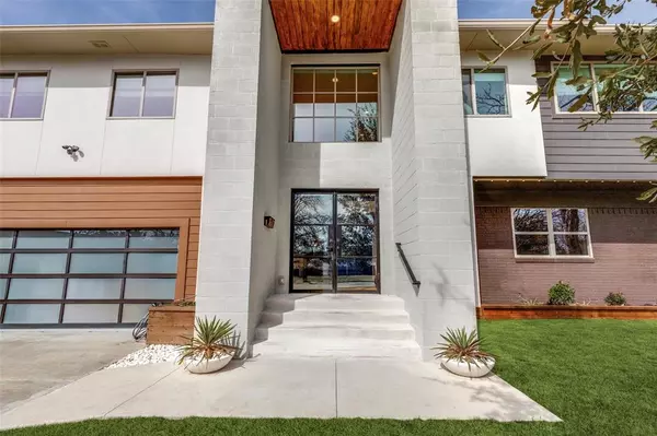 Dallas, TX 75220,9831 Lakemont Drive