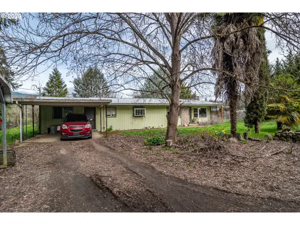 3161 GLENBROOK LOOP RD, Riddle, OR 97469