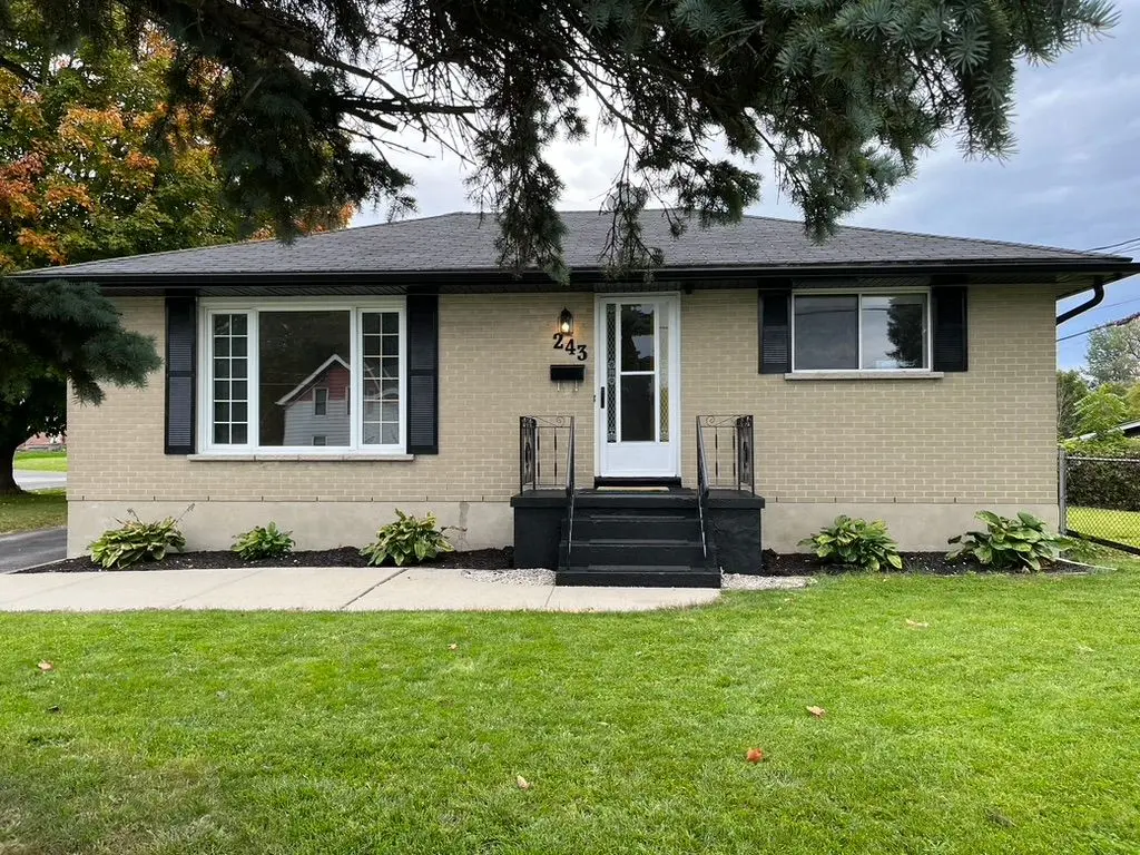 243 Bartholomew ST, Brockville, ON K6V 2S4