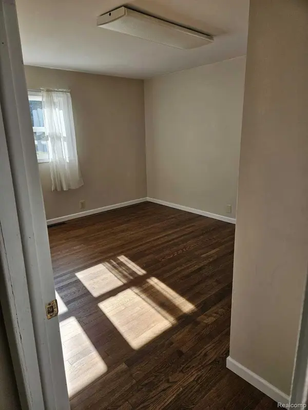 284 E Sternberg RD, Muskegon, MI 49441