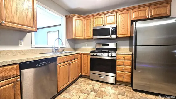 466 Lyon BLVD, South Lyon, MI 48178