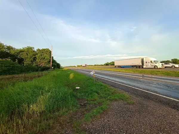 5330 I-30, Campbell, TX 75422