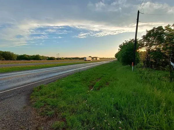 5330 I-30, Campbell, TX 75422