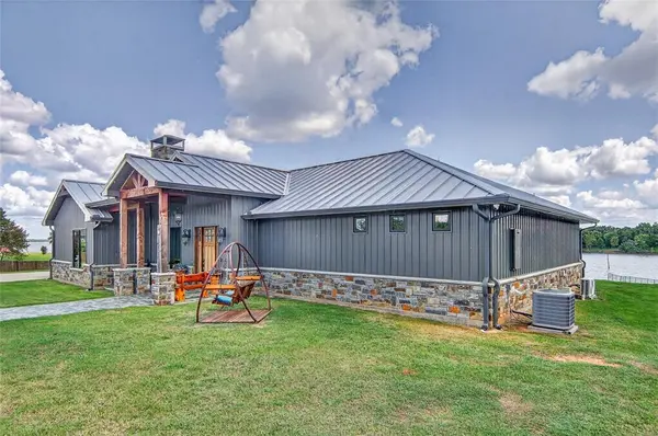 3016 W HWY 154, Quitman, TX 75783