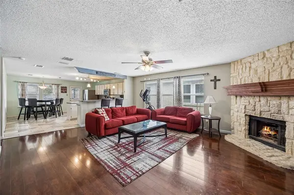 1577 Chivalry Lane, Little Elm, TX 75068