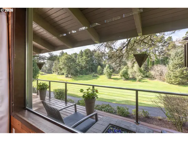 4 FAIRWAY LN, Gleneden Beach, OR 97388