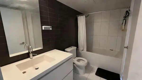 75 Queens Wharf RD #2111, Toronto C01, ON M5V 0J8