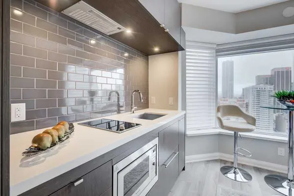 155 Yorkville AVE #1905, Toronto C02, ON M5R 1C4