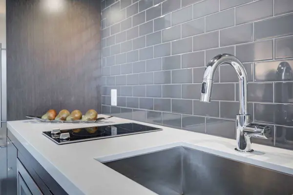 155 Yorkville AVE #1905, Toronto C02, ON M5R 1C4