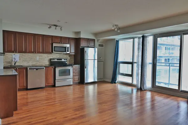 155 Legion RD N #2101, Toronto W06, ON M8Y 0A7