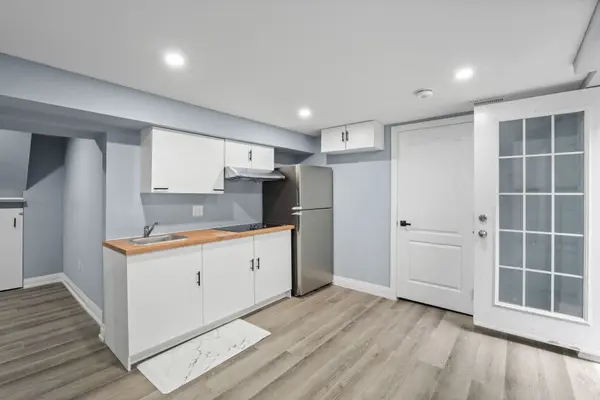 1527 Chiddingstone CIR #(Unit B), Mississauga, ON L5M 3P8