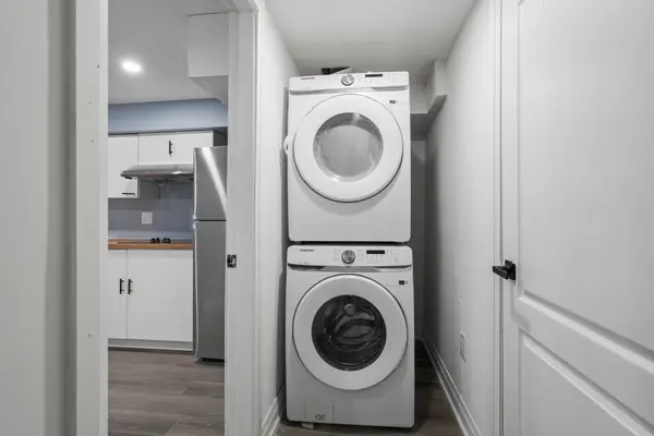 1527 Chiddingstone CIR #(Unit B), Mississauga, ON L5M 3P8