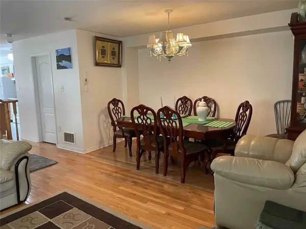 56 Palleschi DR, Brampton, ON L6P 2R8