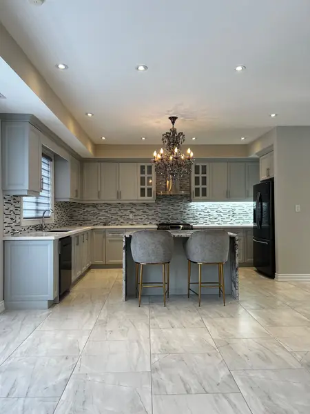 602 Lake DR S, Georgina, ON L4P 1T5