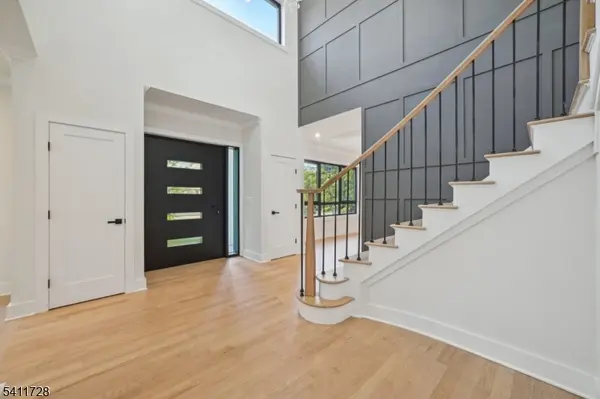 5 FOXCROFT DRIVE, Livingston Twp., NJ 07039