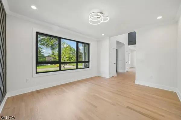 5 FOXCROFT DRIVE, Livingston Twp., NJ 07039