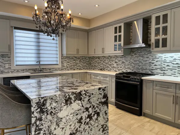 602 Lake DR S, Georgina, ON L4P 1T5