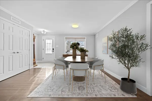 1005 Gold CRES, Britannia Heights - Queensway Terrace N And Area, ON K2B 8C4