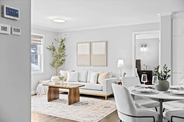 1005 Gold CRES, Britannia Heights - Queensway Terrace N And Area, ON K2B 8C4