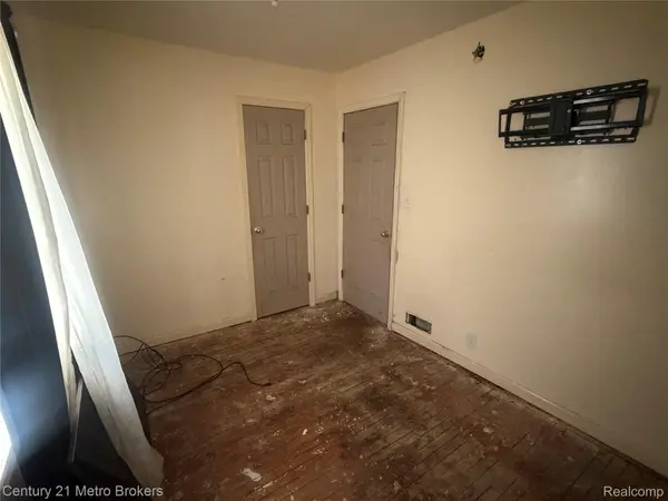 5416 Dupont ST, Flint, MI 48505