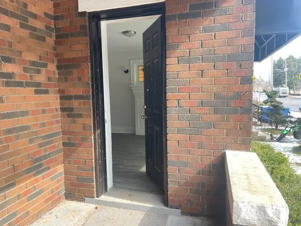 987 Main ST E #1, Hamilton, ON L8M 1N3