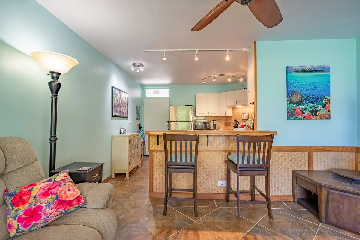 1911 KALANIANAOLE AVE #204, Hilo, HI 96720