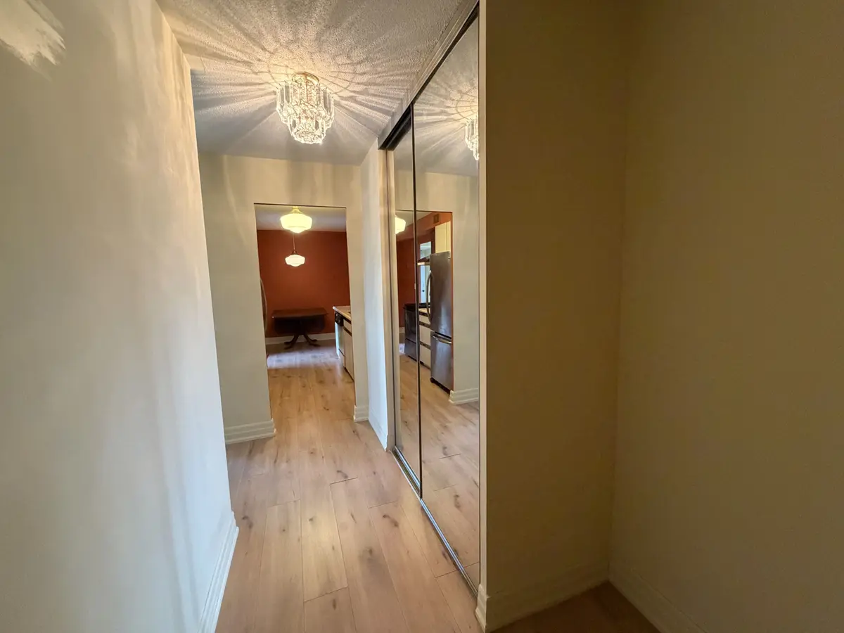 61 Richview RD #1402, Toronto W09, ON M9A 4M8