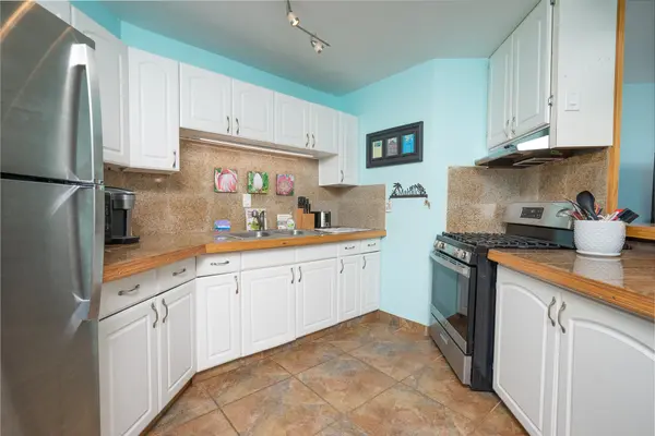 1911 KALANIANAOLE AVE #204, Hilo, HI 96720