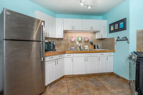 1911 KALANIANAOLE AVE #204, Hilo, HI 96720