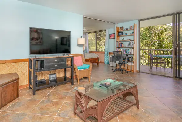 1911 KALANIANAOLE AVE #204, Hilo, HI 96720