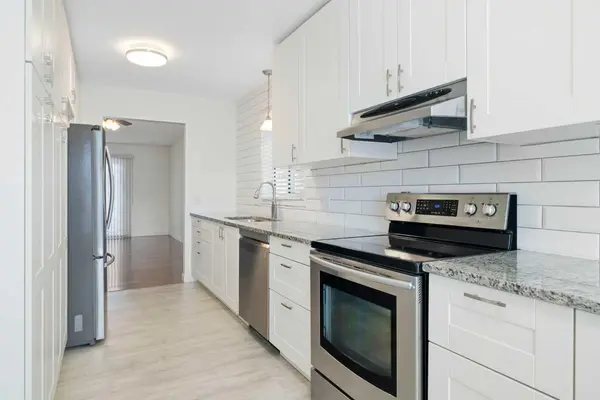 84 Deer Ridge Close SE, Calgary, AB T2J 7C2