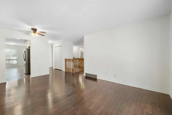 84 Deer Ridge Close SE, Calgary, AB T2J 7C2