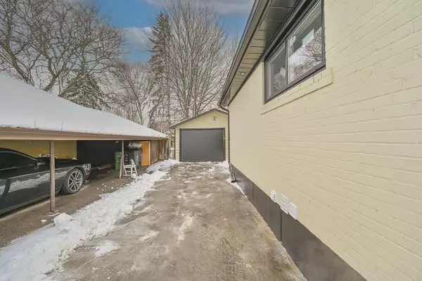 Toronto W10, ON M9V 1X1,55 Taysham CRES