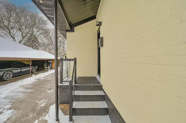 Toronto W10, ON M9V 1X1,55 Taysham CRES